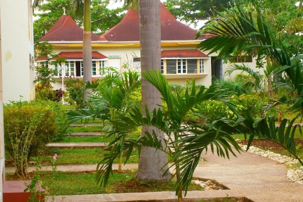 Hotel Coral Seas Beach Resort (Whitehall)